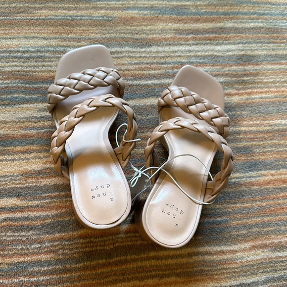 A New Day Sandals - Picture 7 of 7